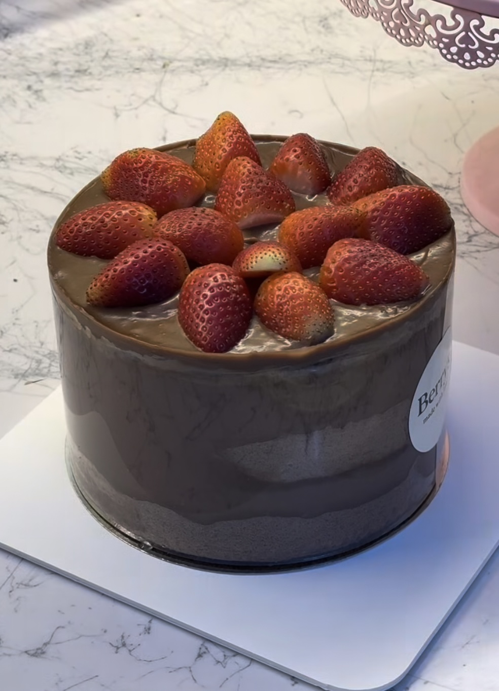 كيك كاسترد ككو وفراولة